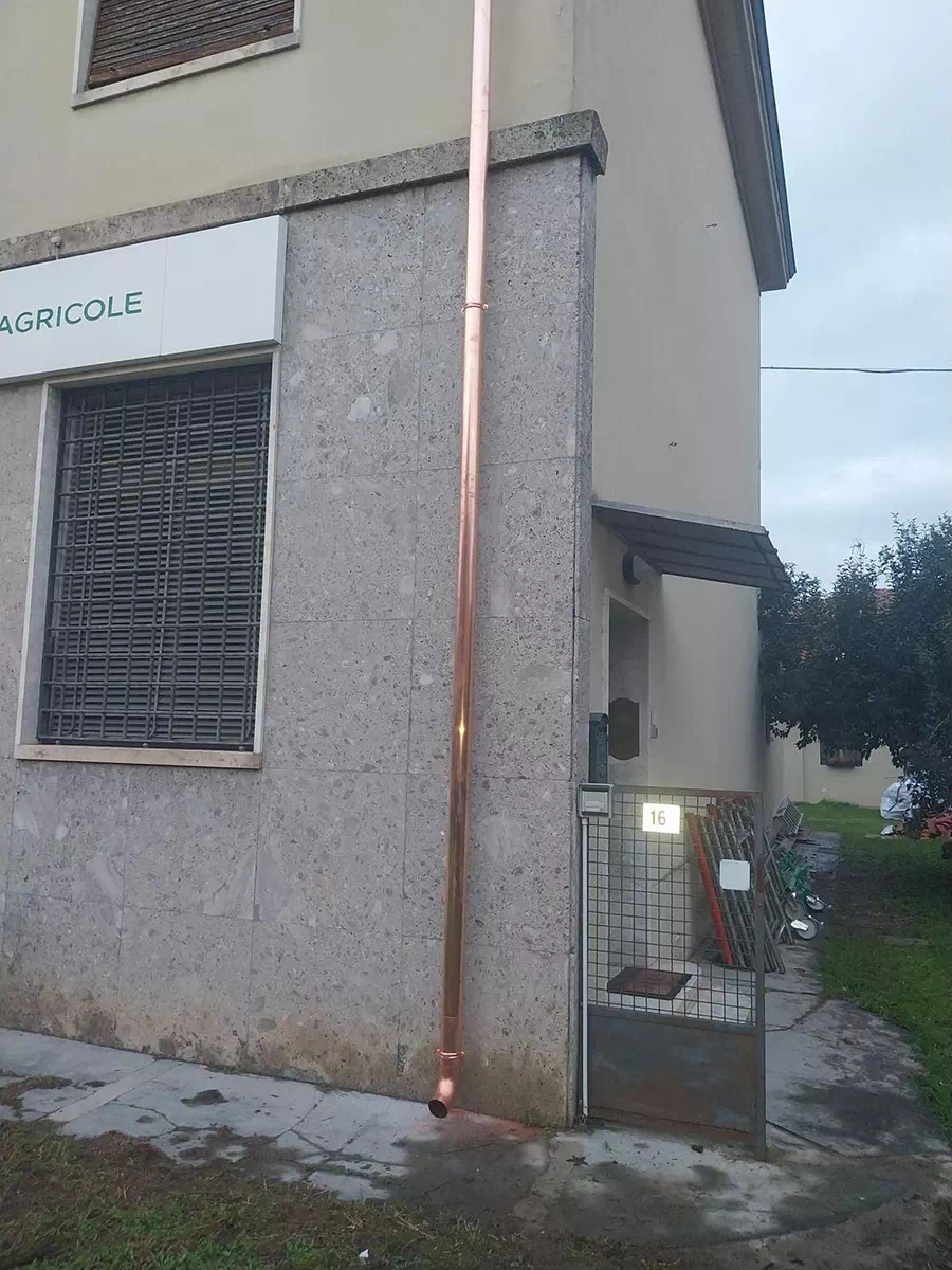 installazione-di-grondaie-per-il-tetto